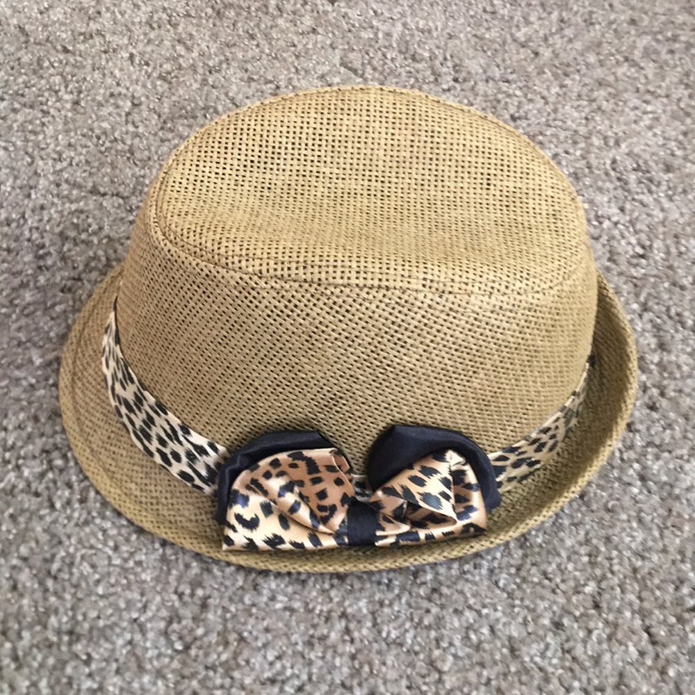 Fun straw hat fully lined